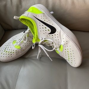 NIKE Men’s 13 shoes slip on white & neon yellow